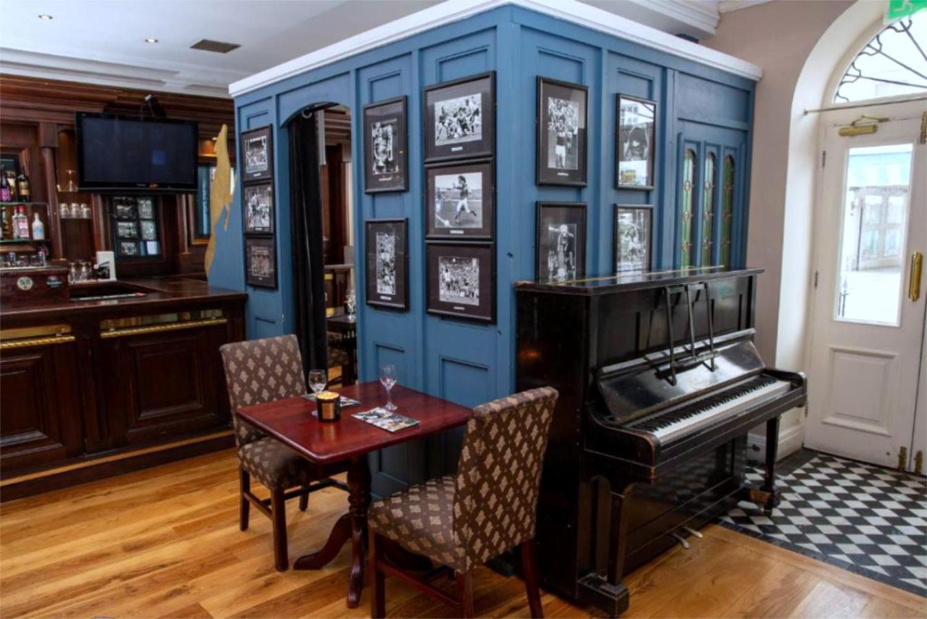 Imperial Hotel Тралий Екстериор снимка