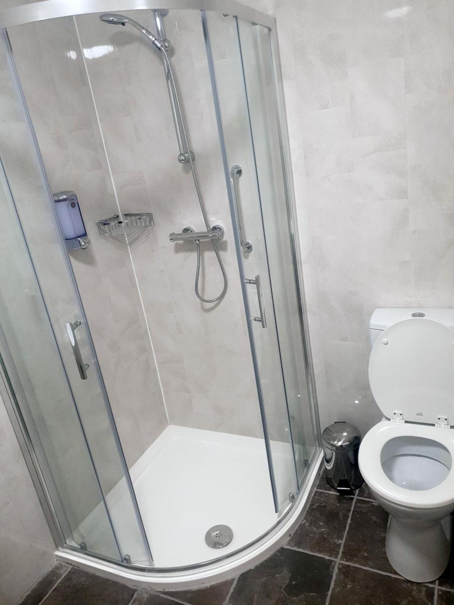 Imperial Hotel Тралий Екстериор снимка